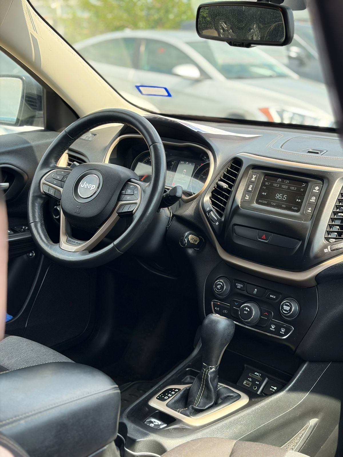 Jeep Cherokee